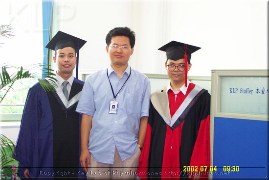 KLP Graduates Received Degrees(2002a).jpg